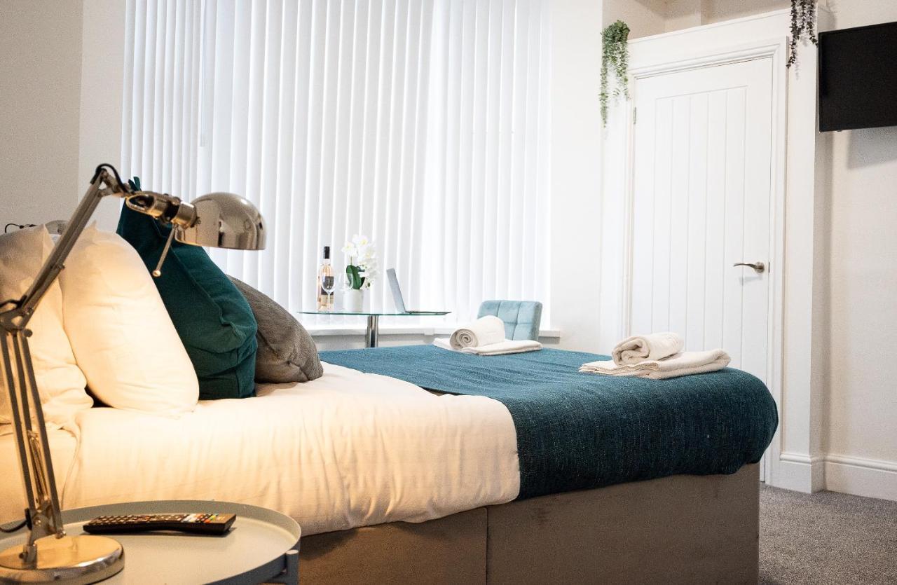 Elmo River Studios - 6 En-Suites In Wallasey - Easy Parking - Short And Long Stays Welcome المظهر الخارجي الصورة